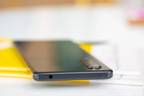 S3027fab307db4a36884b30f3f2e11061w.webp Sony Xperia 1 II 1ii 5G XQ-AT51/AT52 6.5" 8GB RAM 256GB ROM Snapdragon 865 5G Octa Core NFC 12MP+8MP Original Mobile Cell Phone