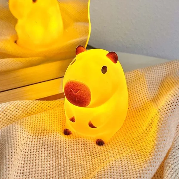 S7ce136d912b147d58b1f6579c612431c5.webp 2025 New Hot selling cute cartoon Capybara night light, cute style light, soft and glowing bedside companion, children's gift