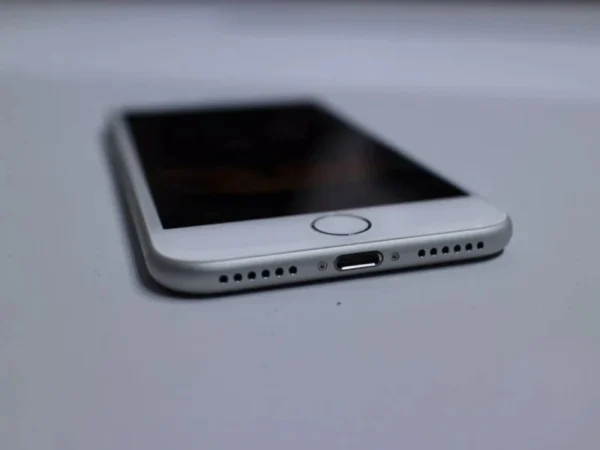 Apple iPhone 7 /iPhone 7P 7 Plus Mobile phone 12MP 32G/128G/256G Rom 4.7"/5.5" Fingerprint 4G Unlocked Original Used Cell Phone